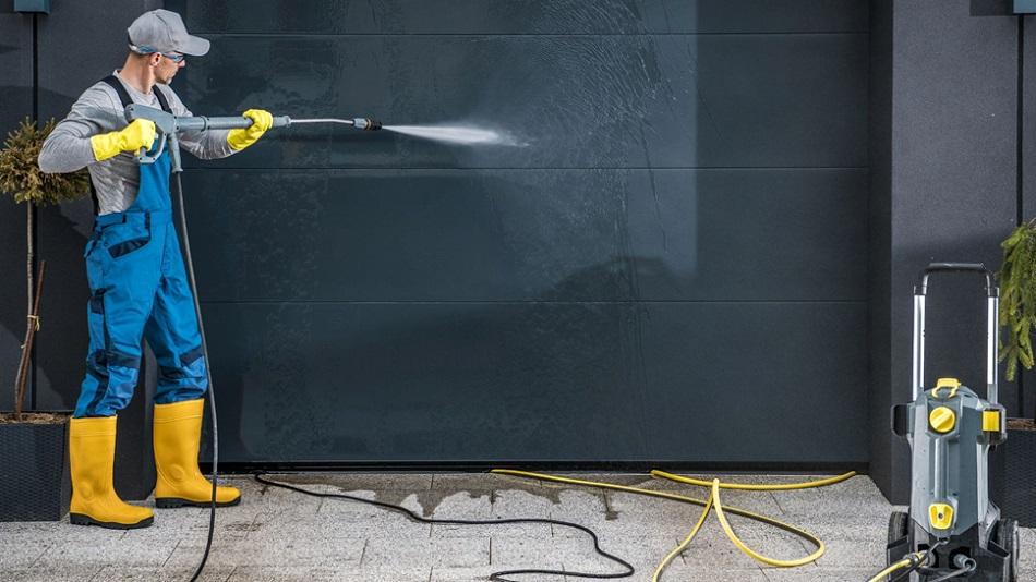 Pressure Washing Remove Mold and Mildew