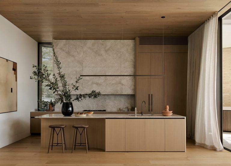 est-living-black-vespa-home-stafford-architecture-19