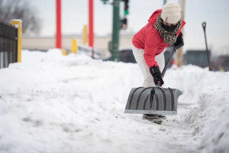 Tailored Snow Removal Services in Chicago Addressing Unique City Demands