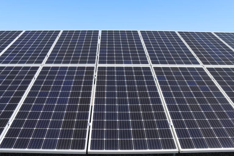 How to Save Money with Solar Panels in Melbourne