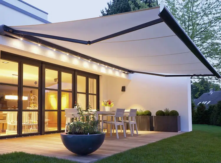 Transforming Your Home’s Curb Appeal with Stylish Awnings: A Guide to Enhance Aesthetics and Functionality