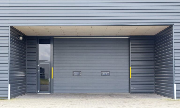 TheDoorFenceStoreInc-283213-Commercial-Garage-Door-Blogbanner1
